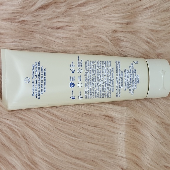 Brand New PINK Victoria's Secret Fragrance Body Lotion - Picture 2 of 4